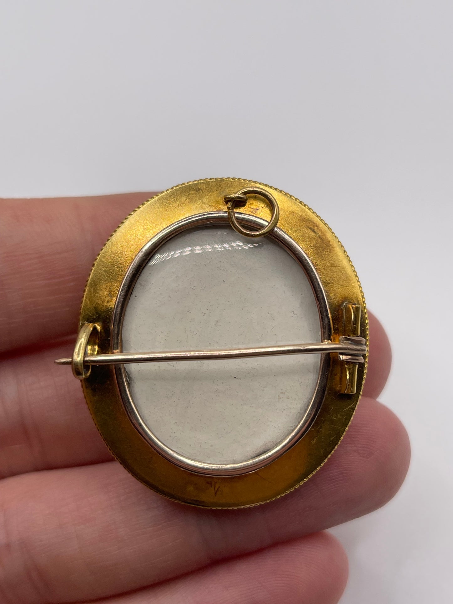 Antique 15ct gold pearl brooch / locket