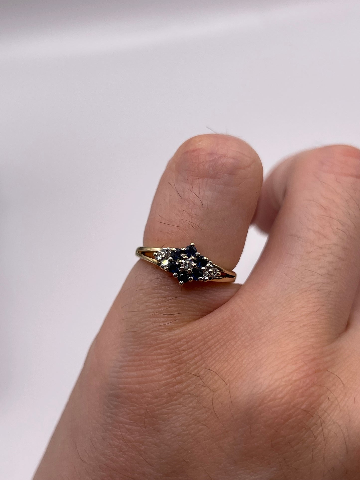 9ct gold sapphire and diamond ring