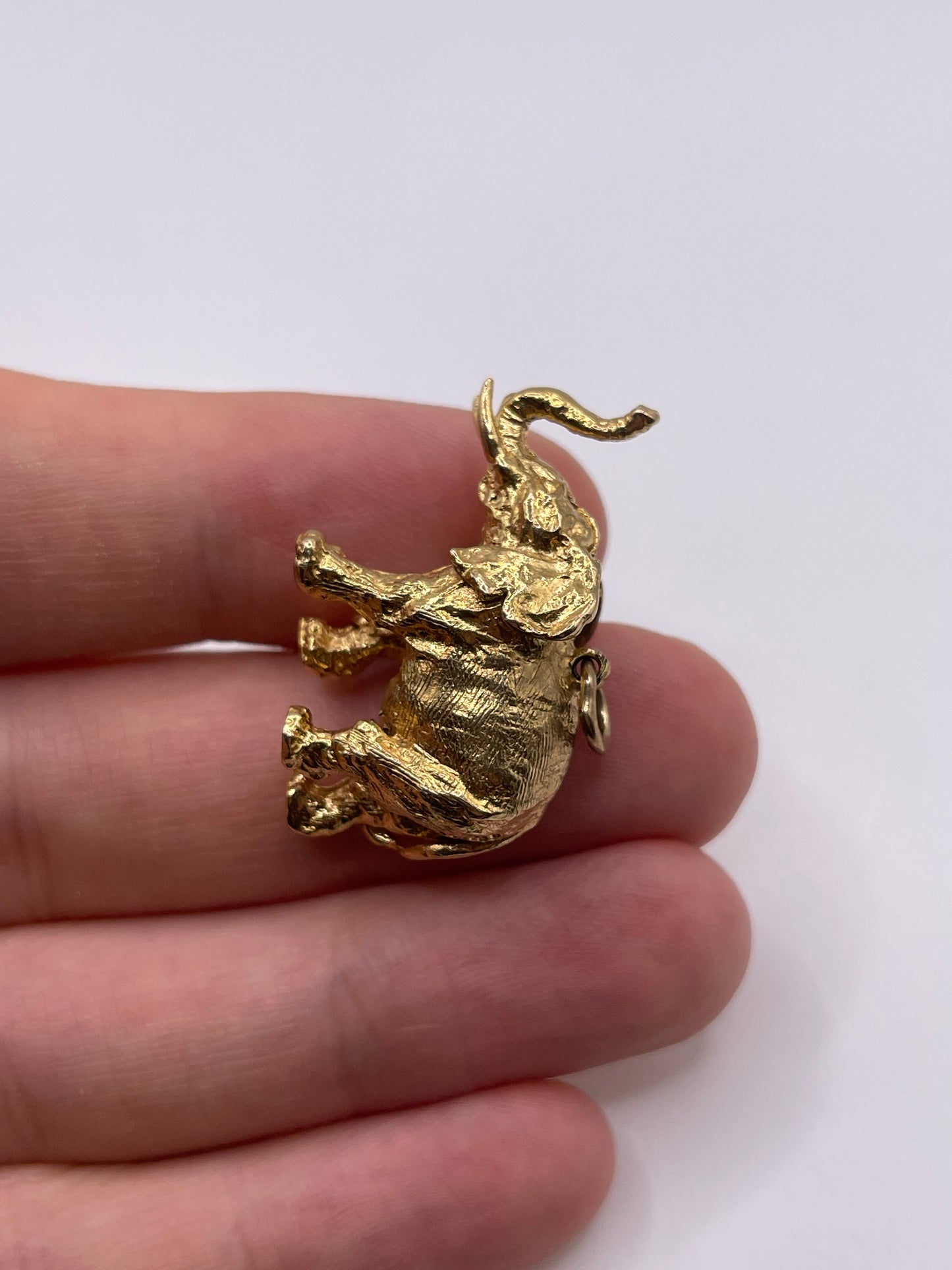 9ct gold elephant charm