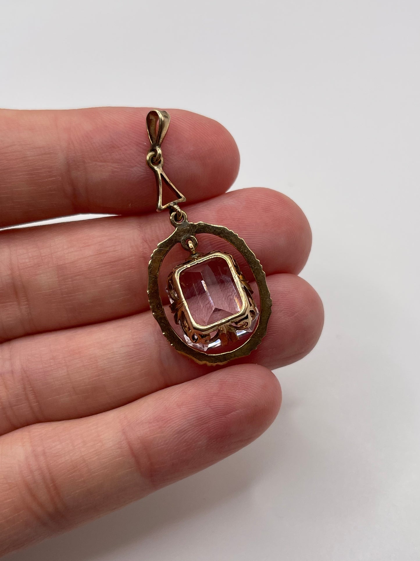 14ct gold pale amethyst pendant