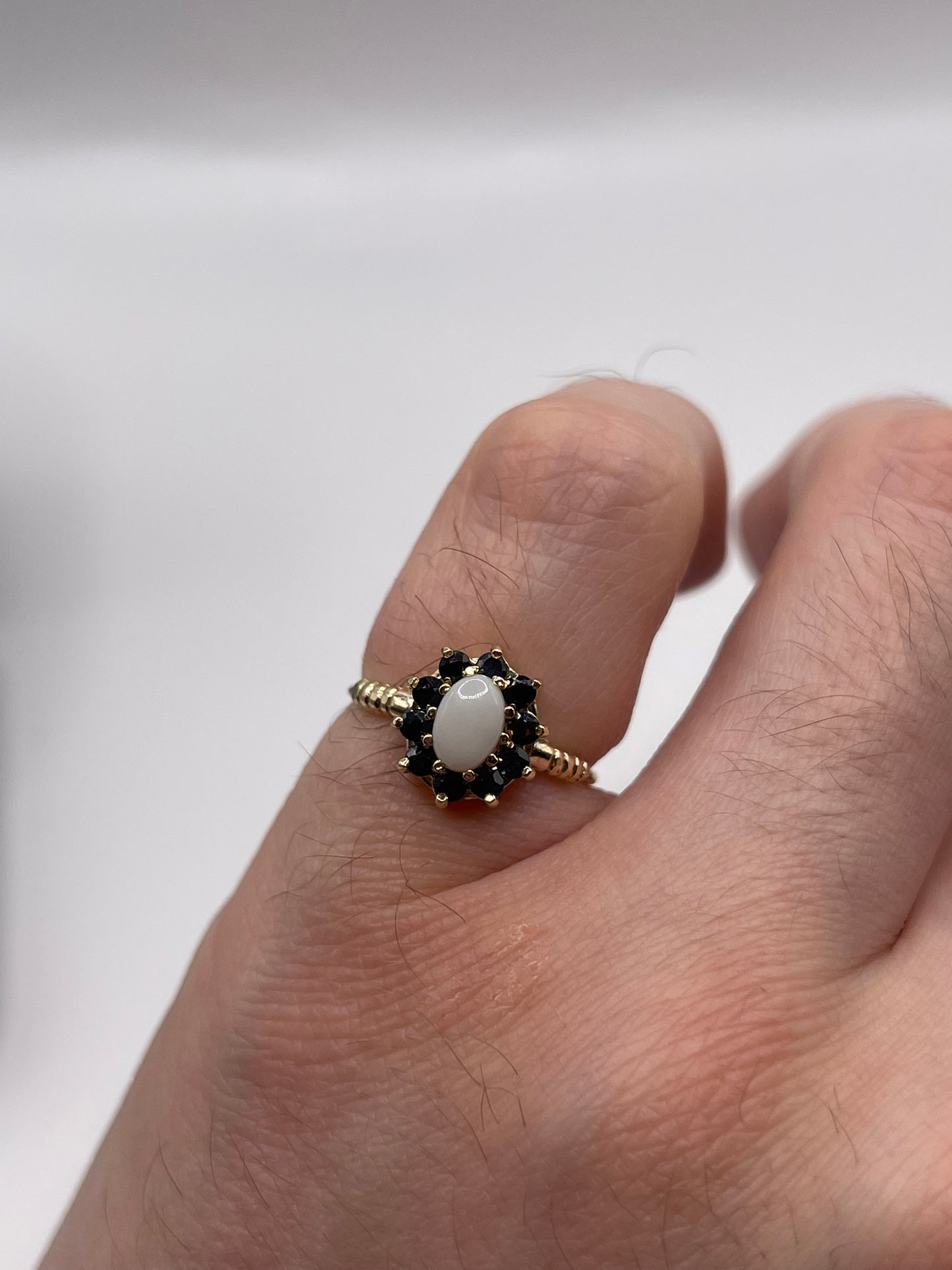9ct gold sapphire and opal ring