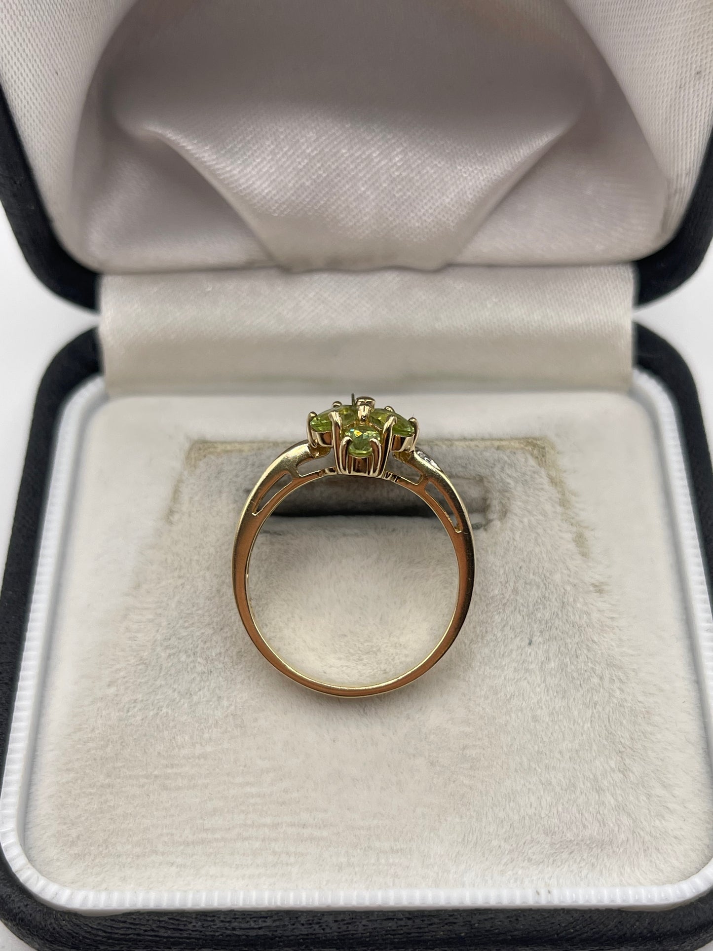 9ct gold quartz and diamond ring