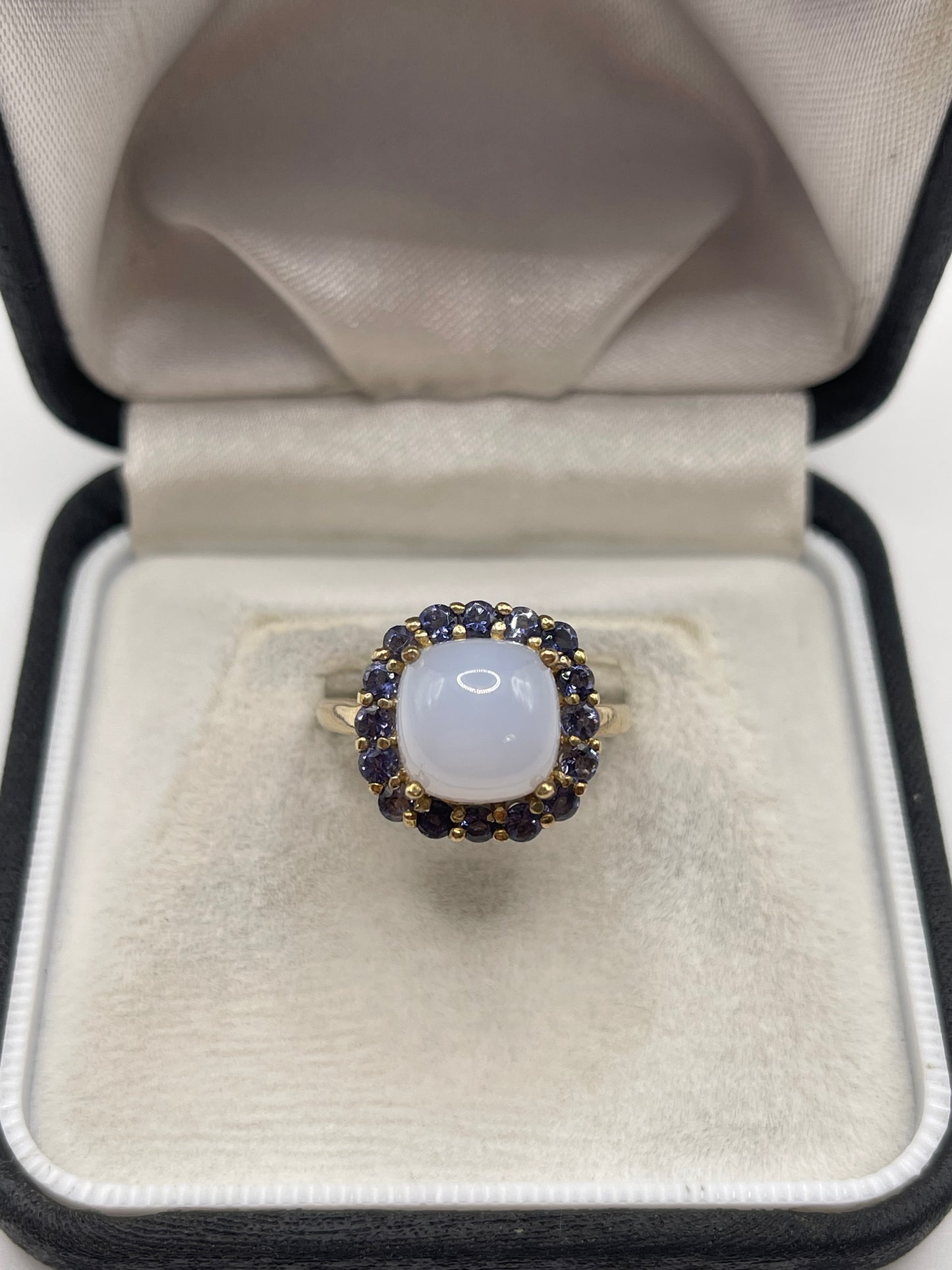 9ct gold chalcedony and iolite ring