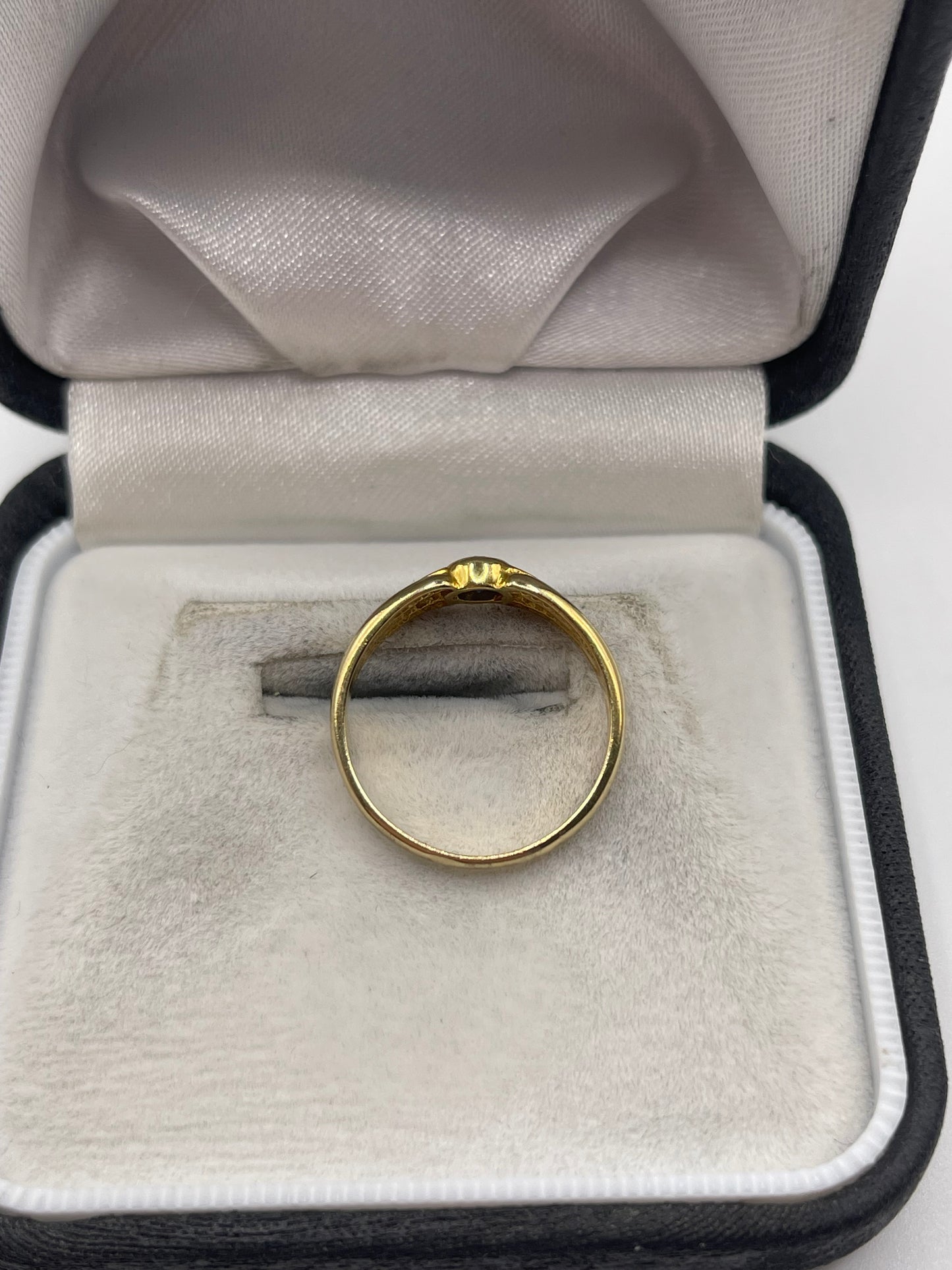 9ct gold sapphire ring