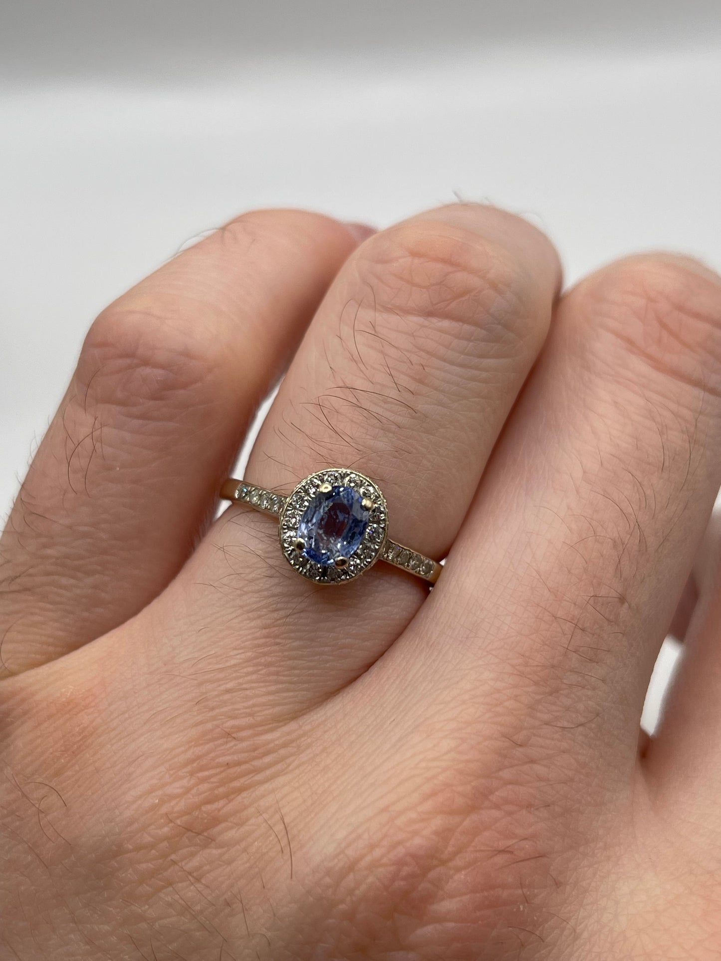 18ct white gold sapphire and diamond ring