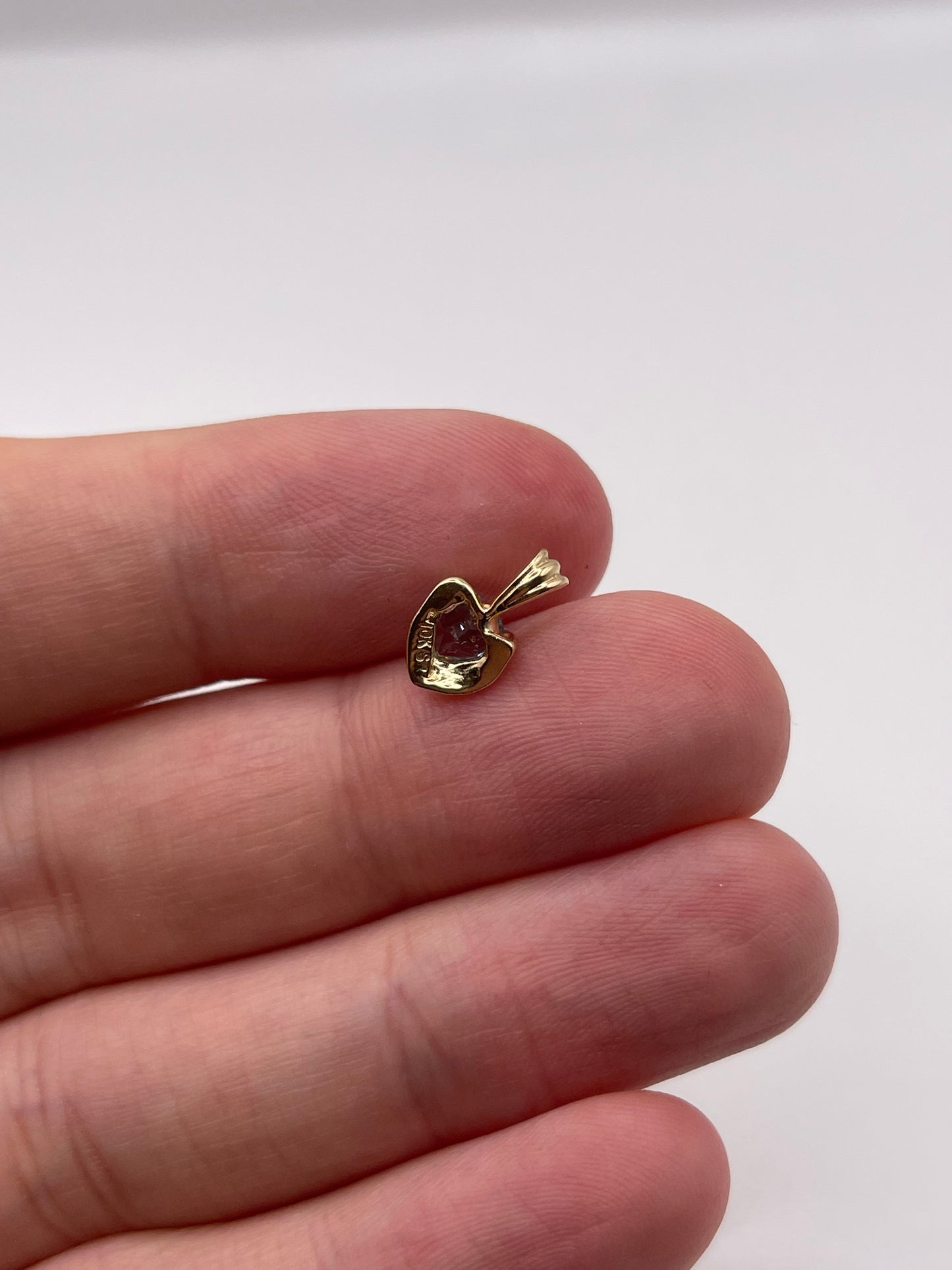 9ct gold topaz heart pendant