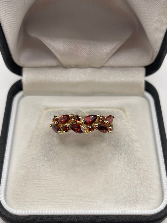 9ct gold garnet cluster ring