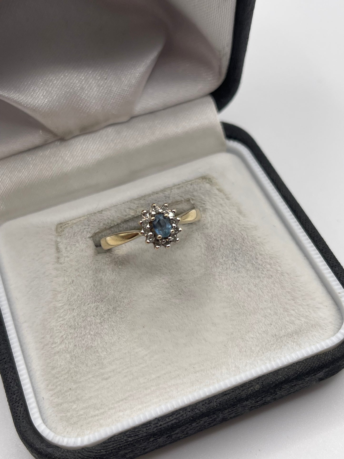 9ct gold sapphire and diamond ring