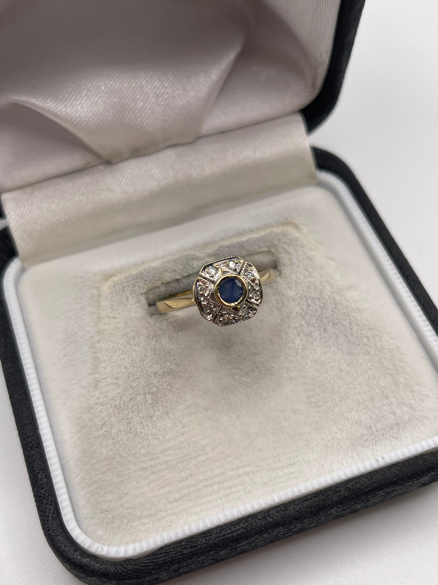 9ct gold sapphire and diamond ring