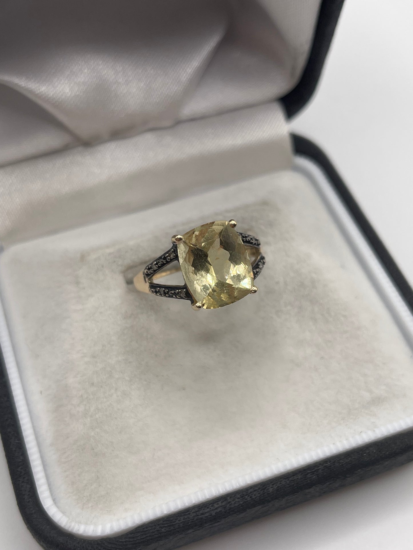 9ct gold citrine and diamond ring