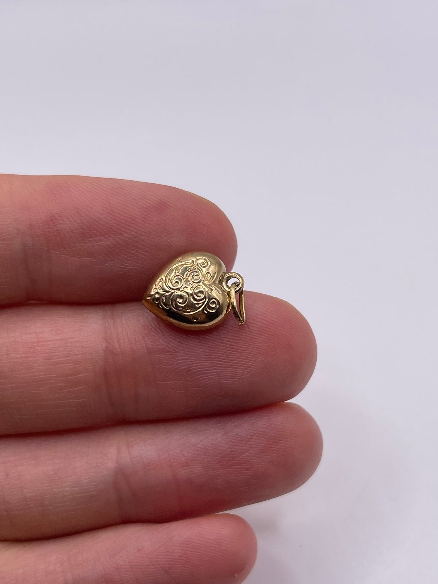 9ct gold heart charm
