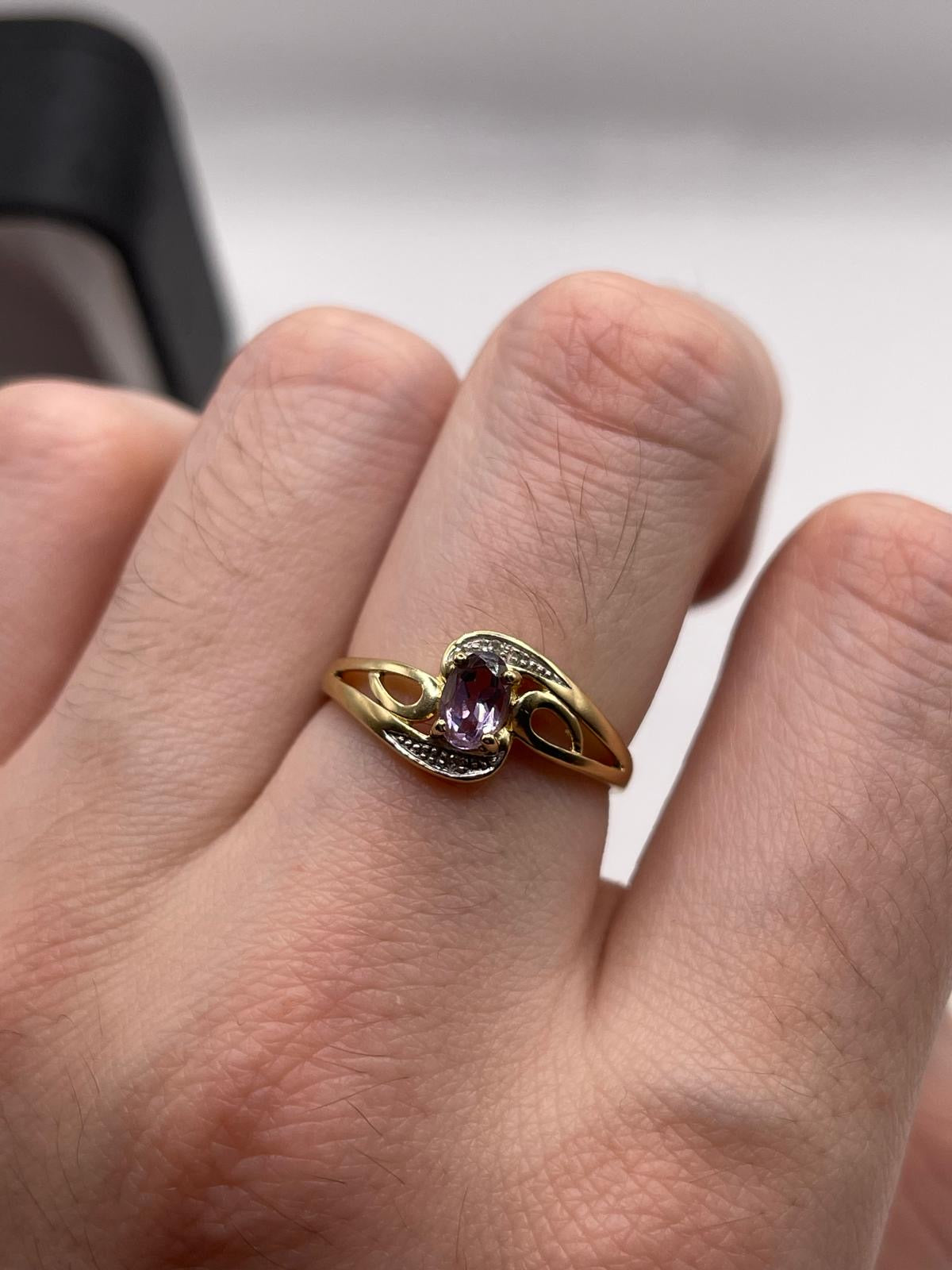 9ct gold amethyst and diamond ring