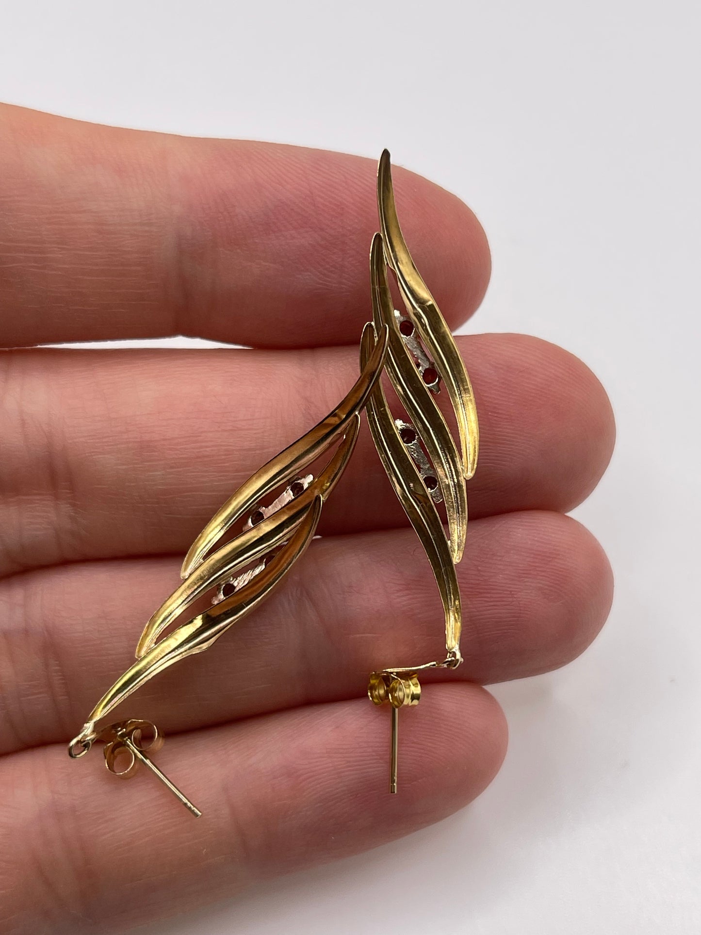 9ct gold garnet earrings