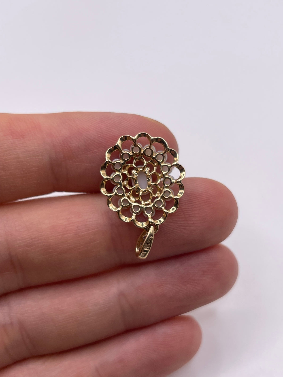 9ct gold opal and diamond pendant