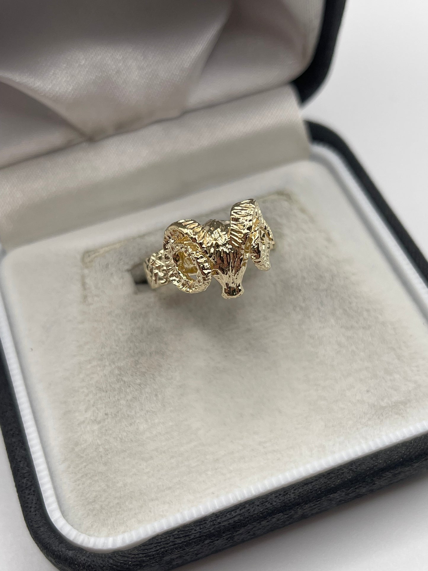 9ct gold rams head ring
