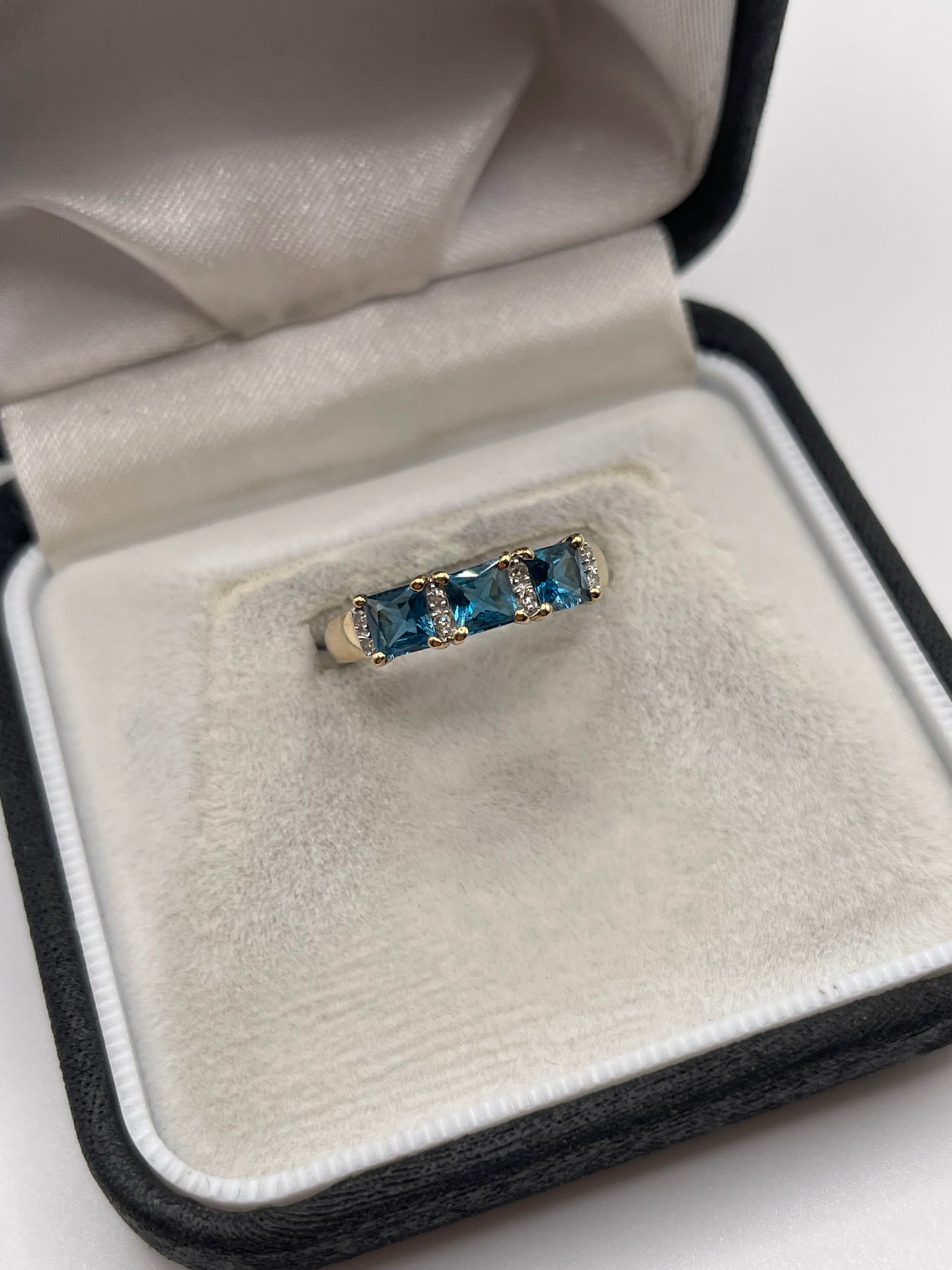 9ct gold topaz and diamond ring