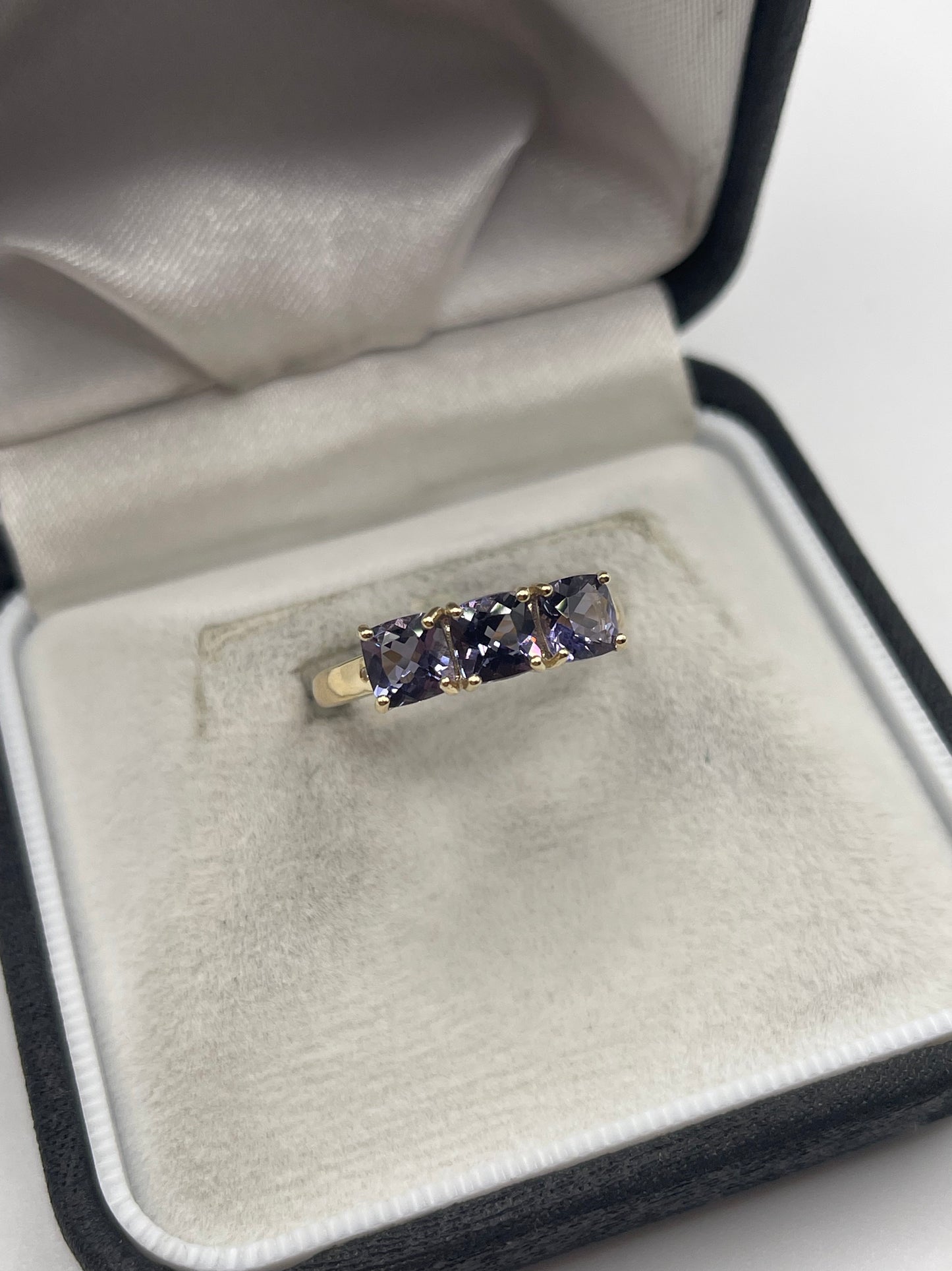 9ct gold iolite ring