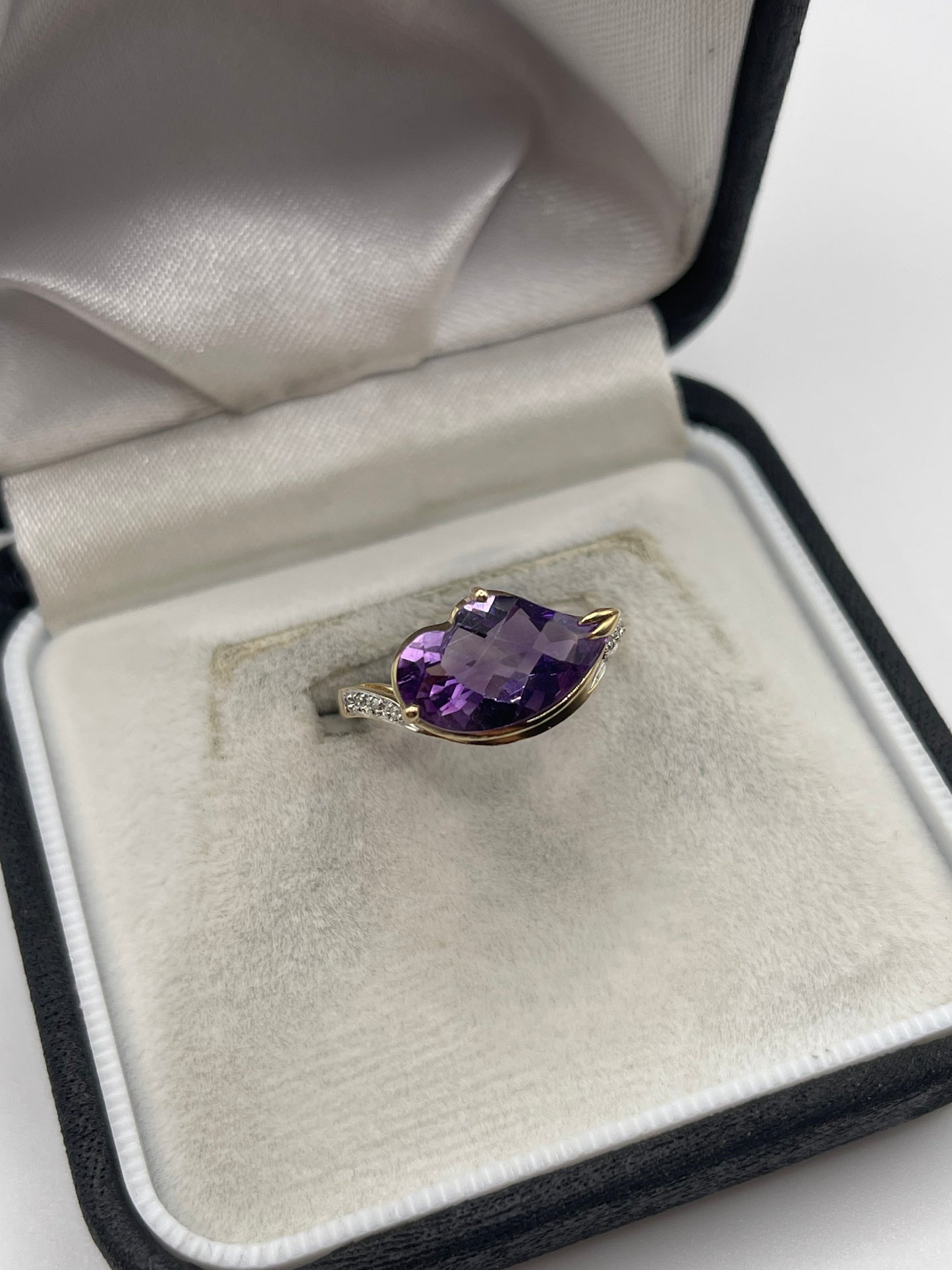 9ct gold amethyst and diamond ring
