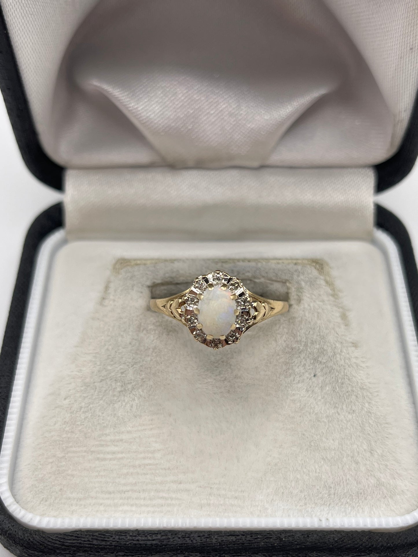 9ct gold opal and diamond ring