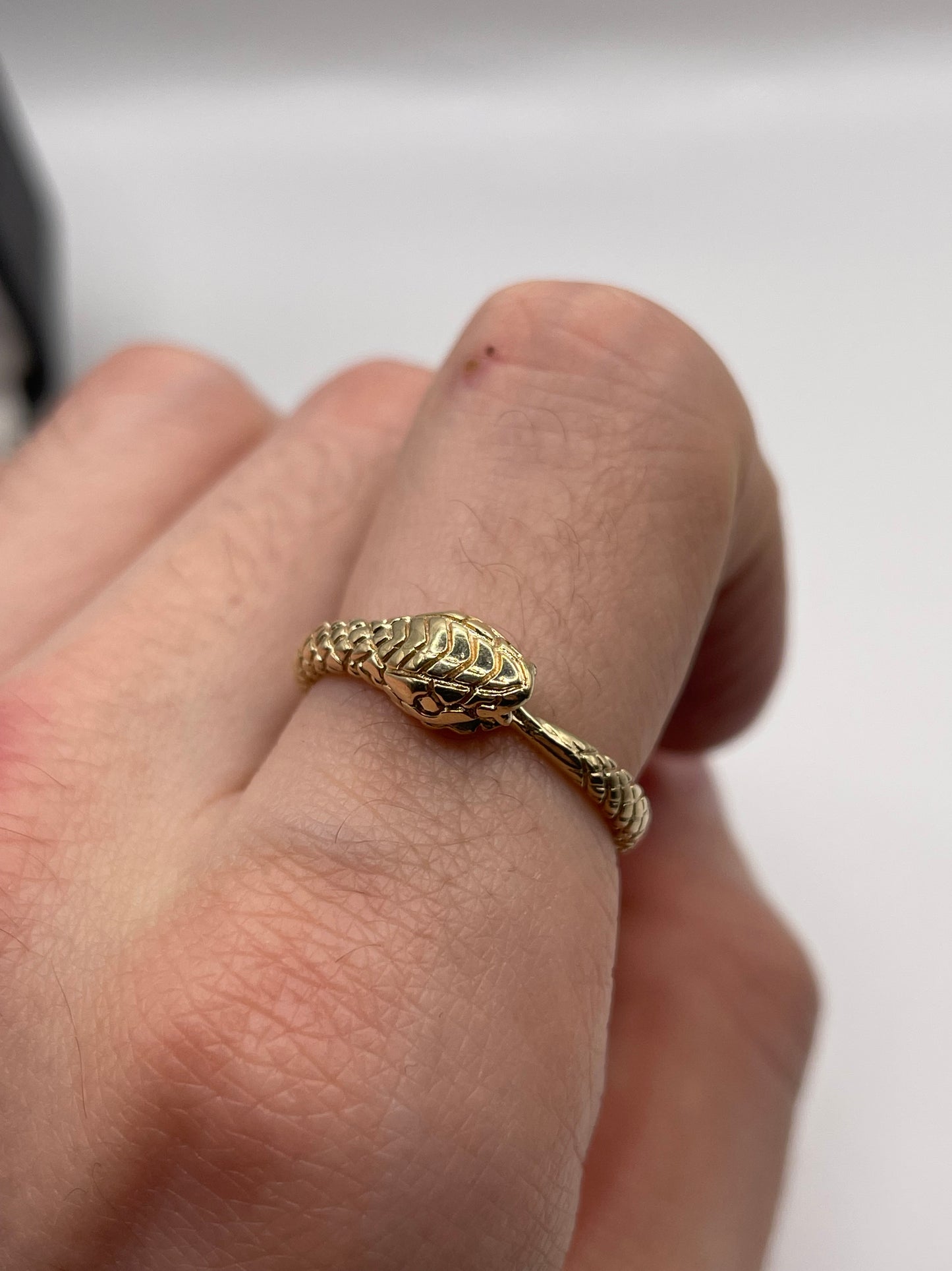 9ct gold snake ring