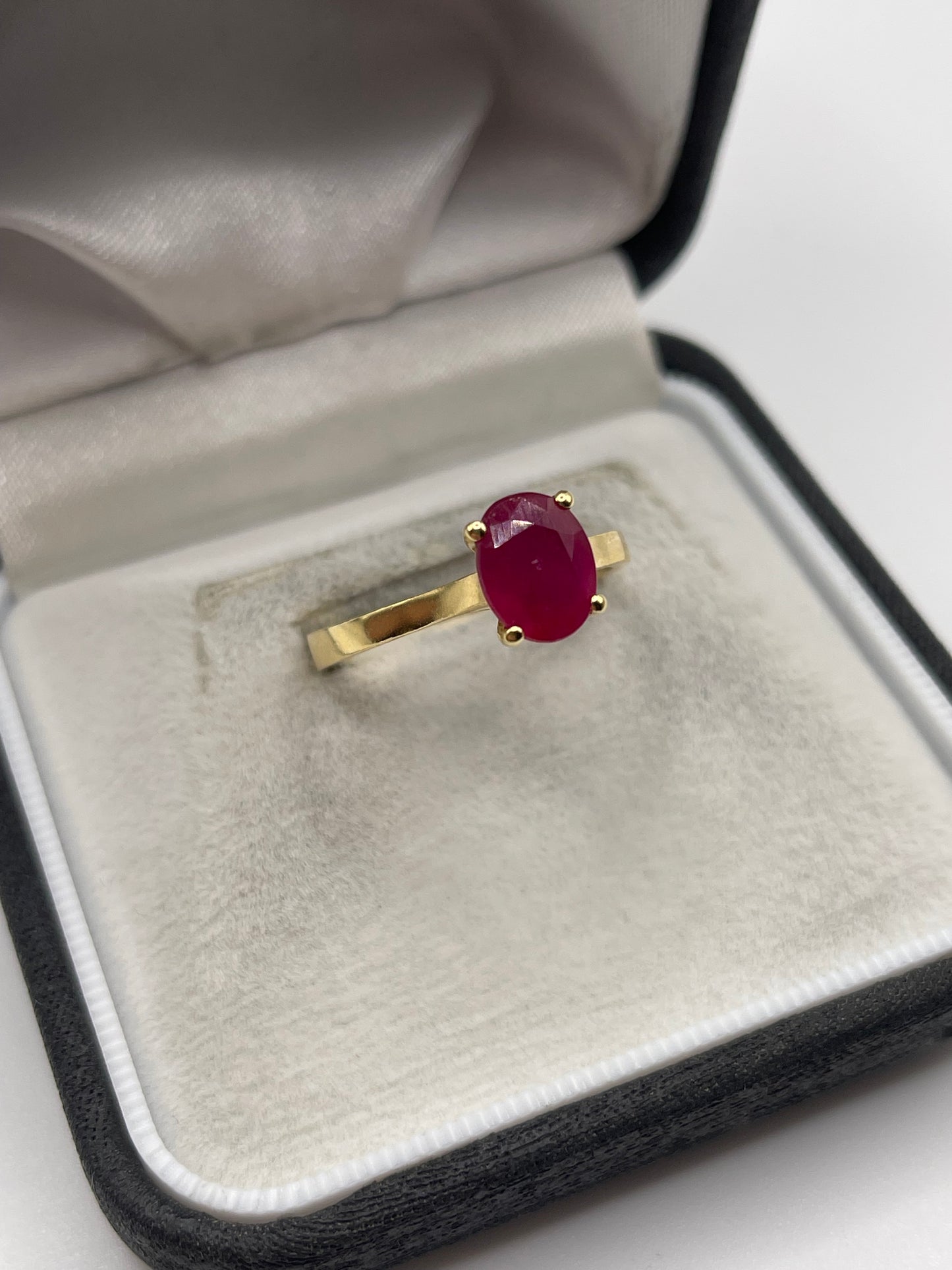 18ct gold ruby ring