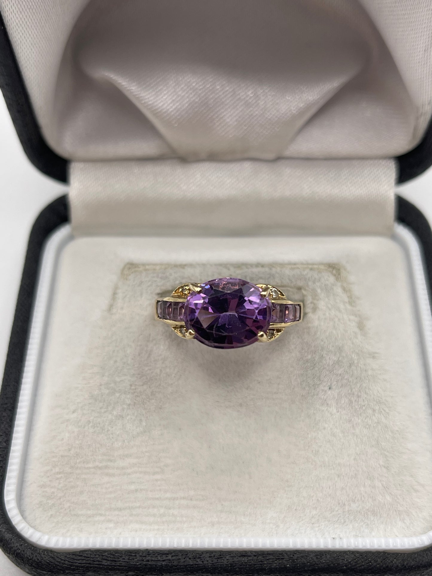9ct gold amethyst and diamond ring