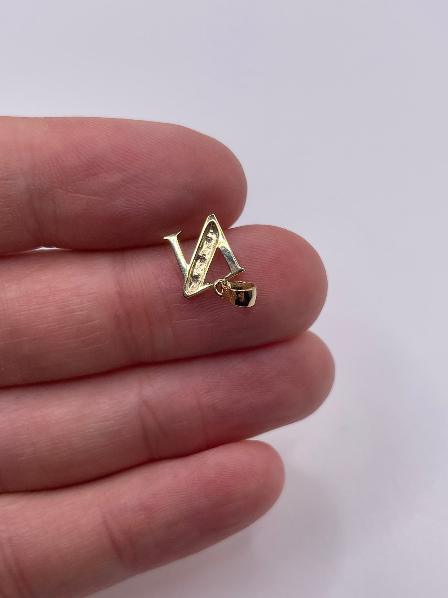 9ct gold diamond initial N pendant