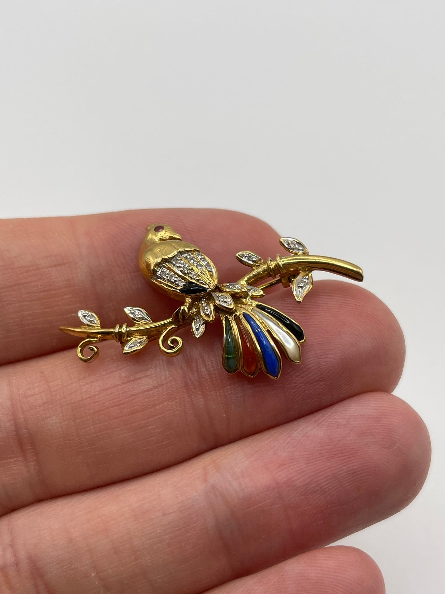 18ct gold gemstone and diamond brooch