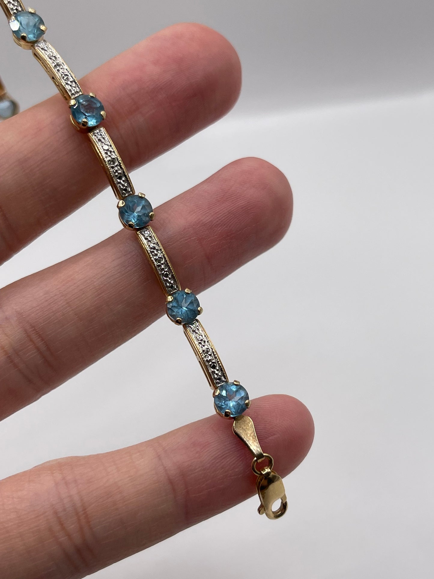 9ct gold topaz and diamond bracelet