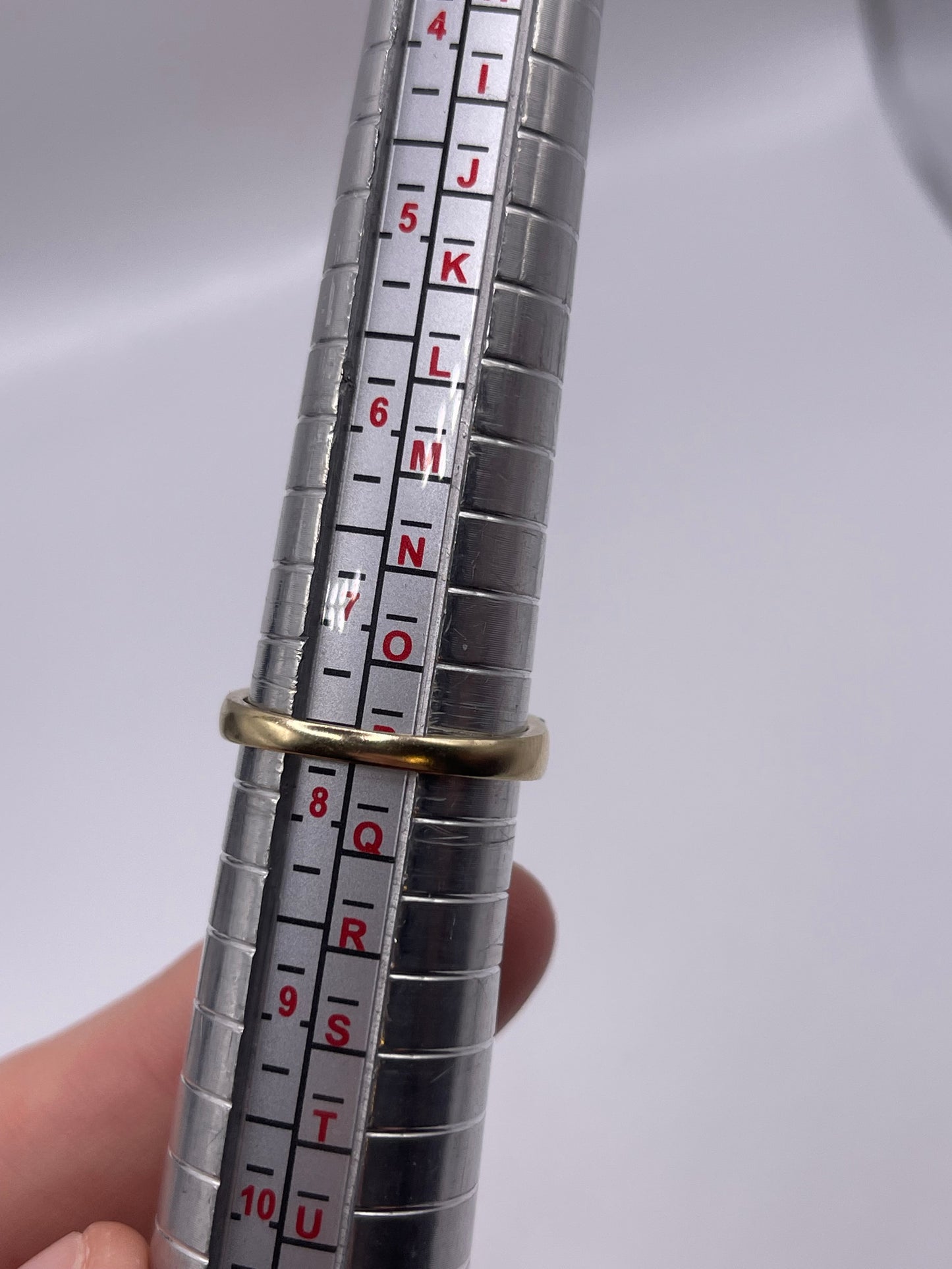 9ct gold blue topaz and diamond ring