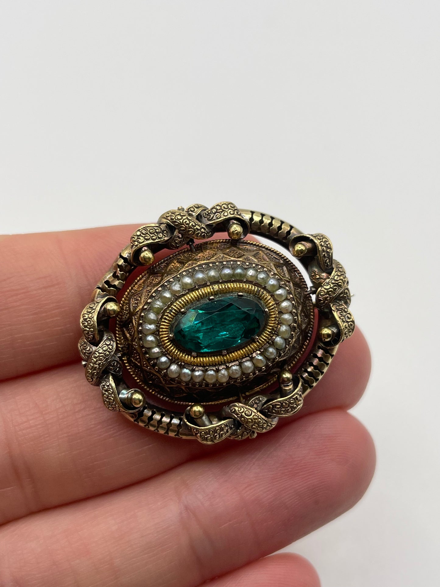 Antique 15ct gold emerald paste and pearl brooch
