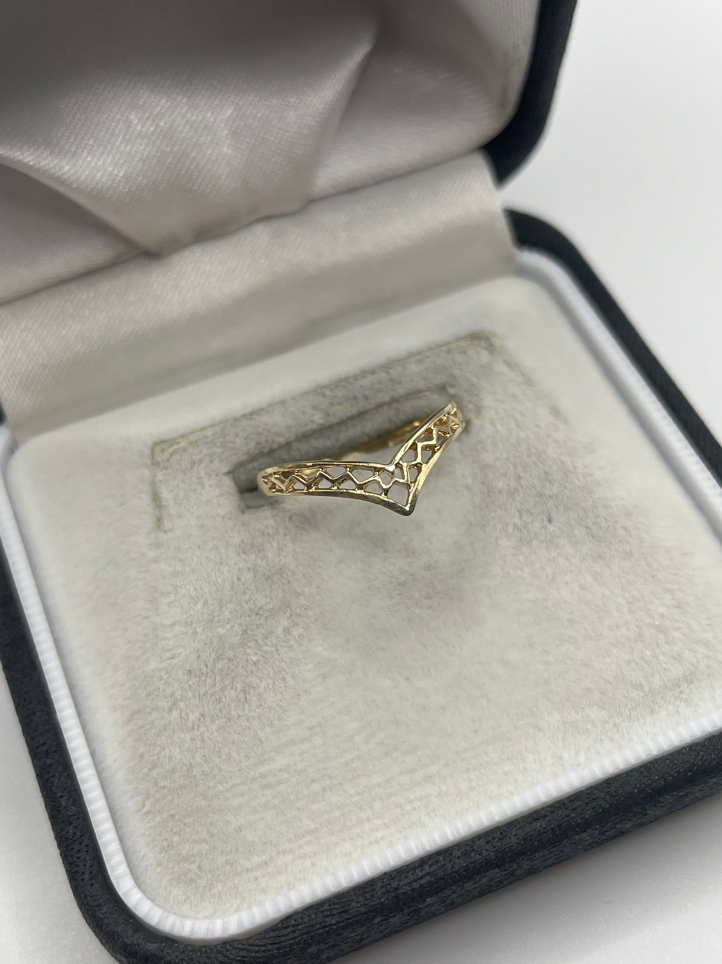 9ct gold wishbone ring