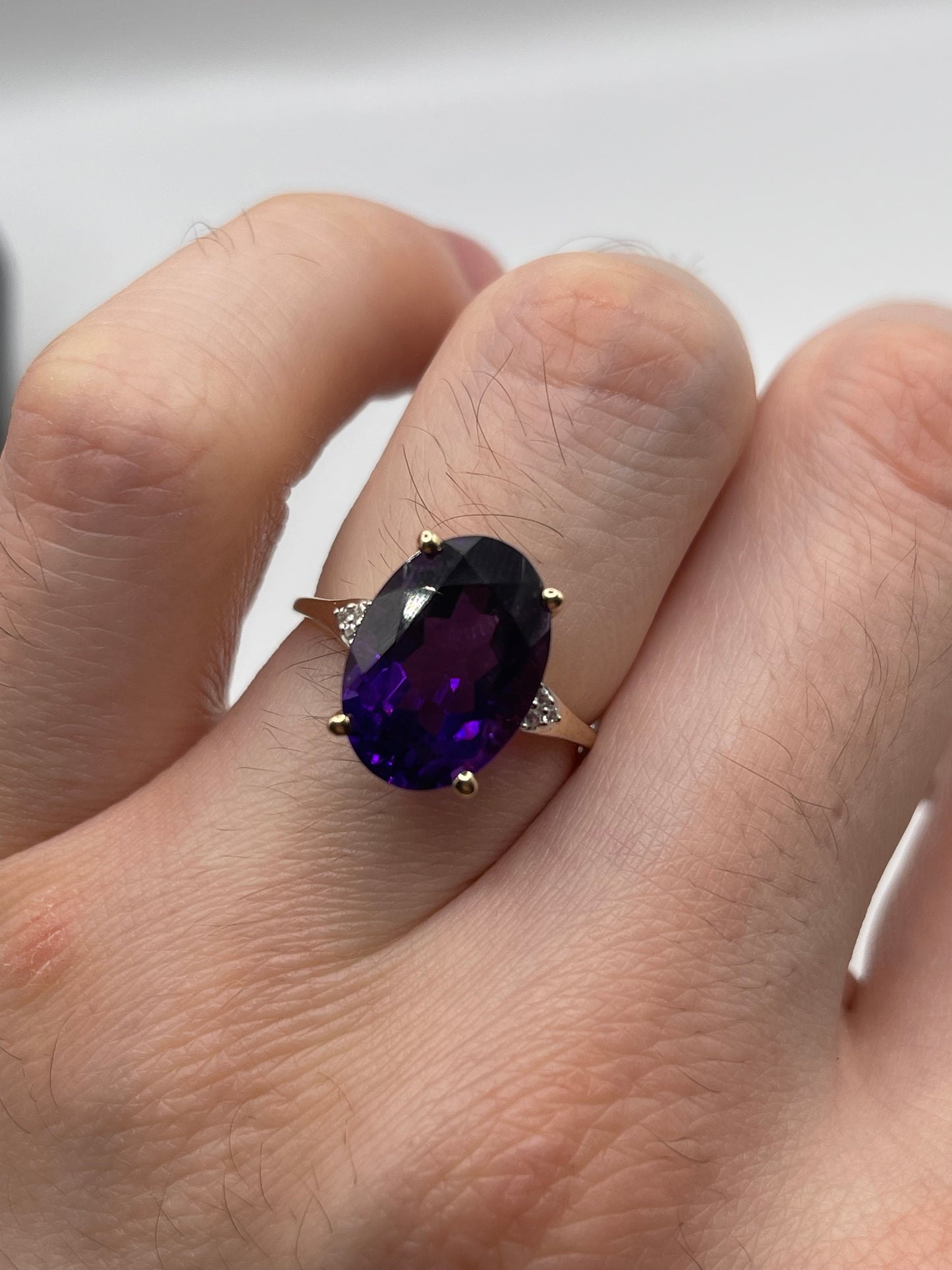 9ct gold amethyst and zircon ring