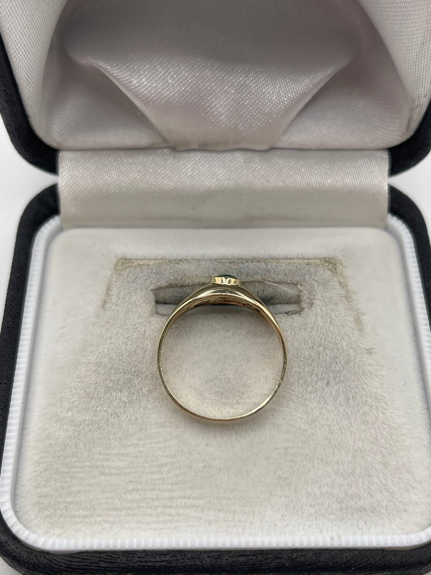 9ct gold green agate gypsy ring
