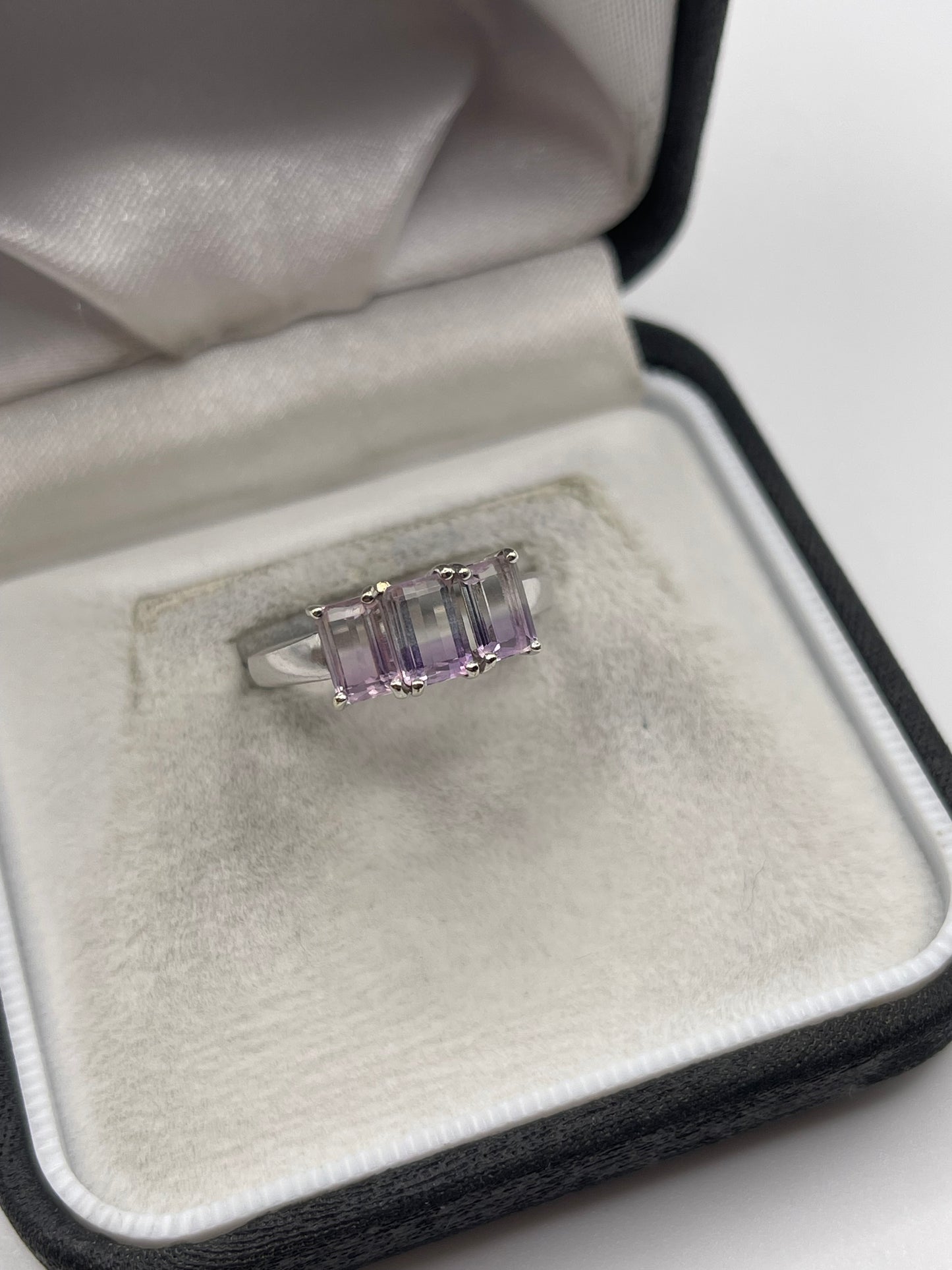 9ct white gold bi coloured amethyst ring
