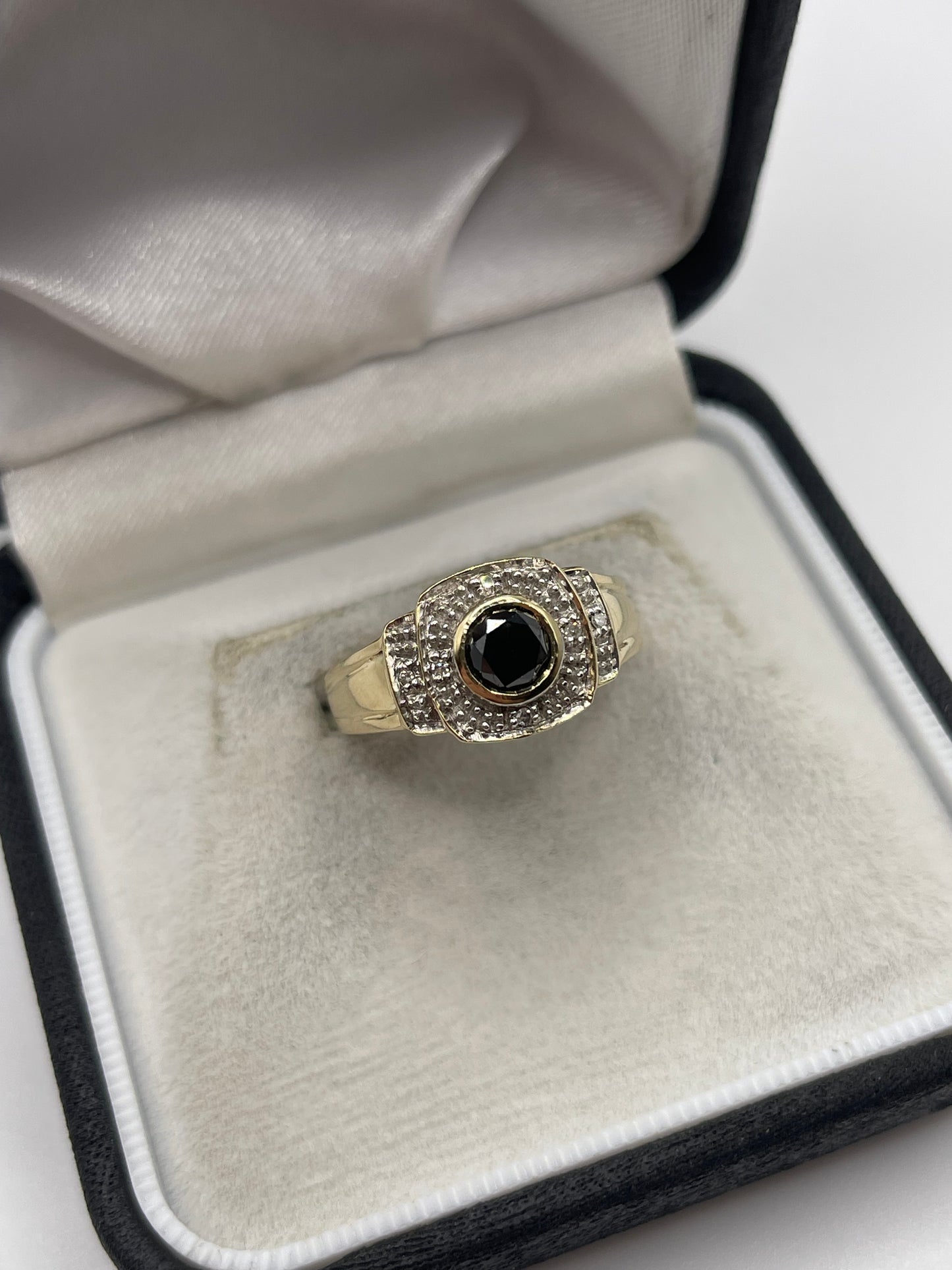 9ct gold diamond cluster ring