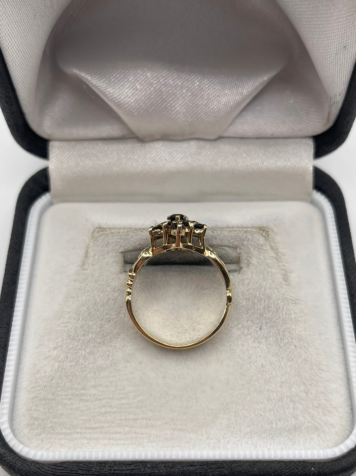 9ct gold sapphire cluster ring
