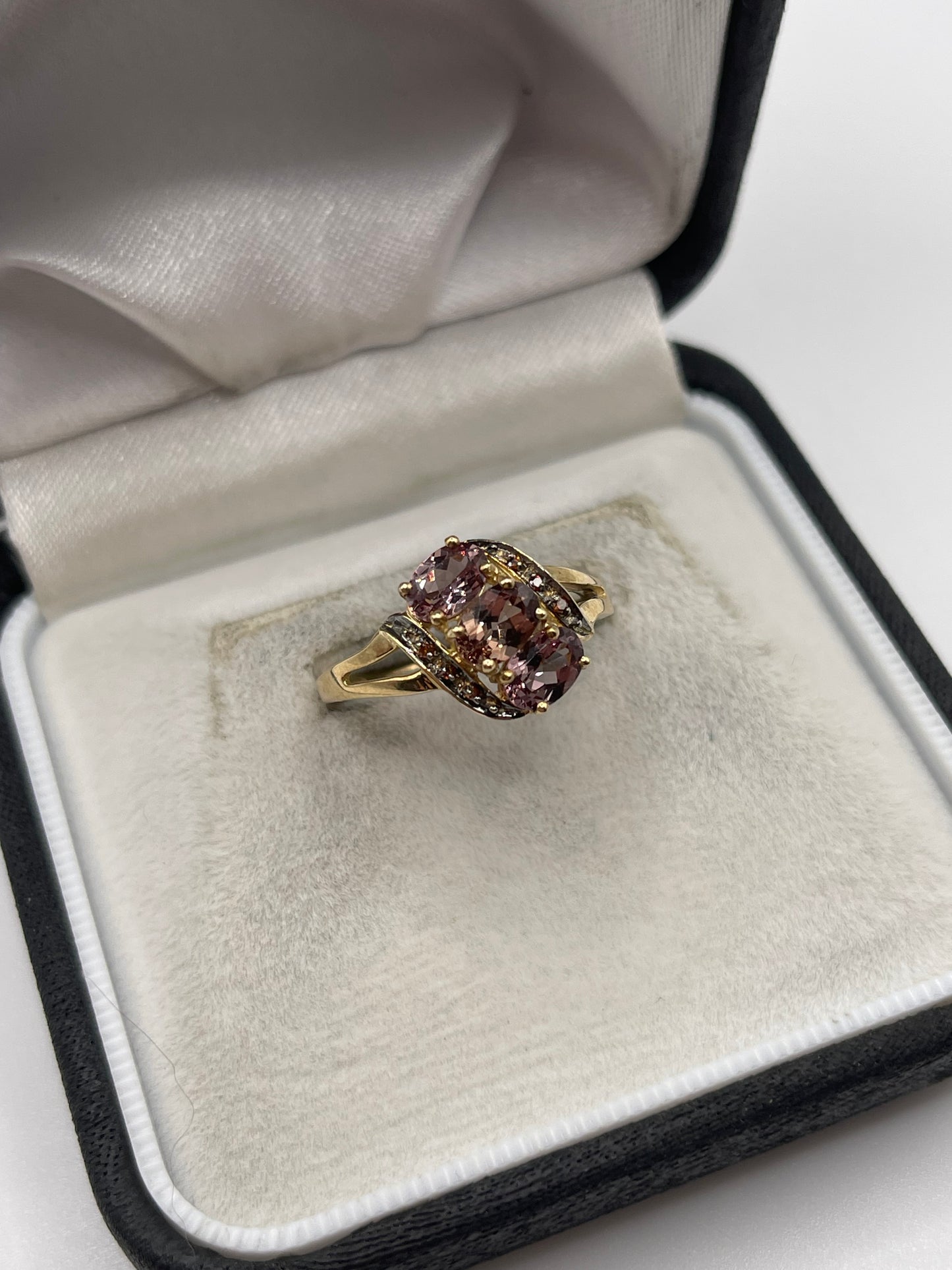 9ct gold quartz and diamond ring