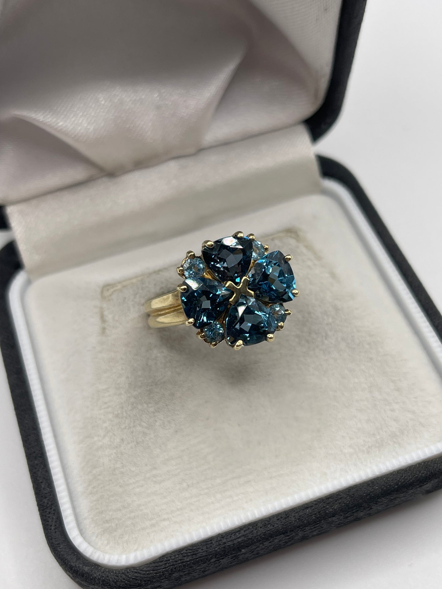 9ct gold topaz cluster ring
