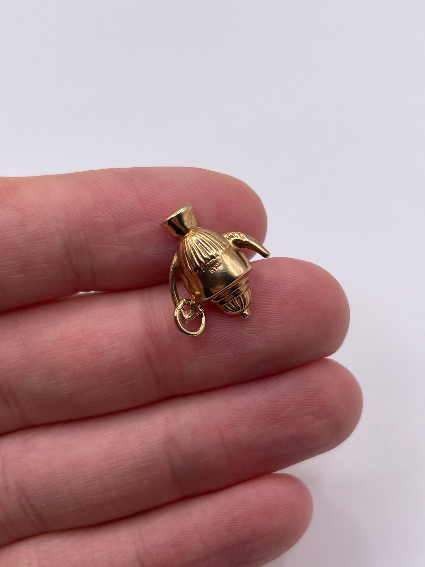 9ct gold coffee pot charm