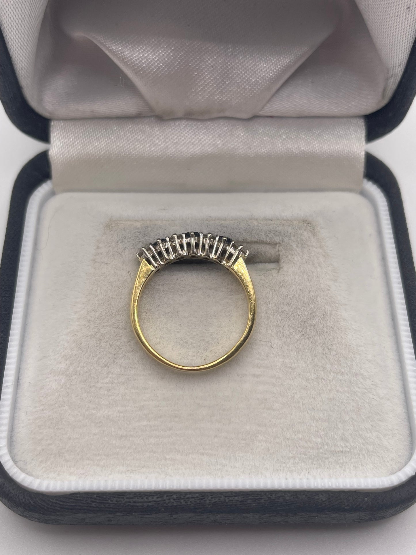 18ct gold sapphire and diamond ring