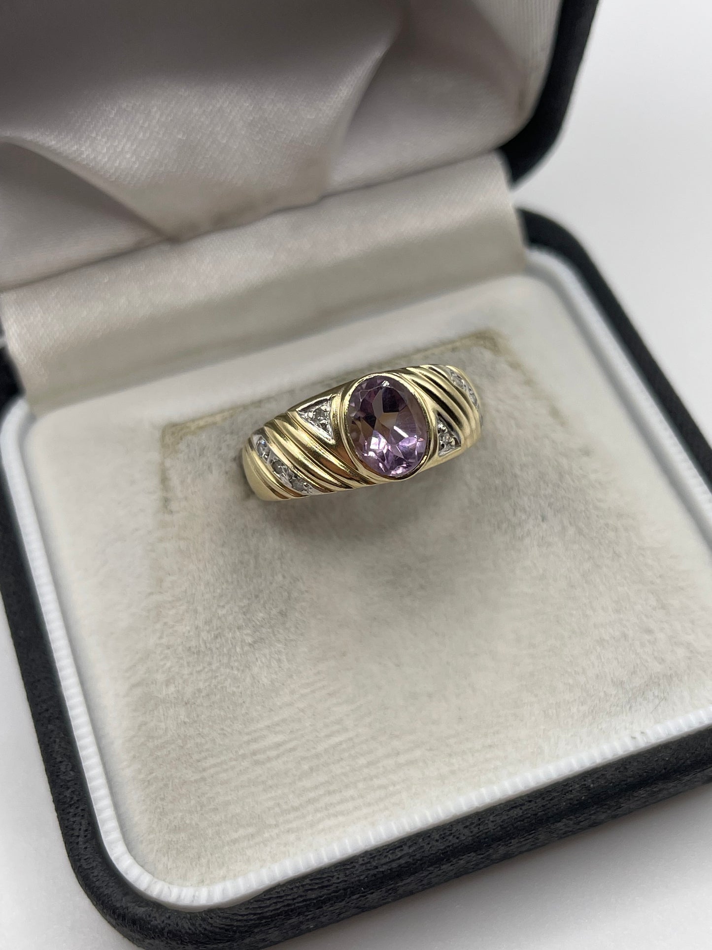 9ct gold amethyst and diamond ring