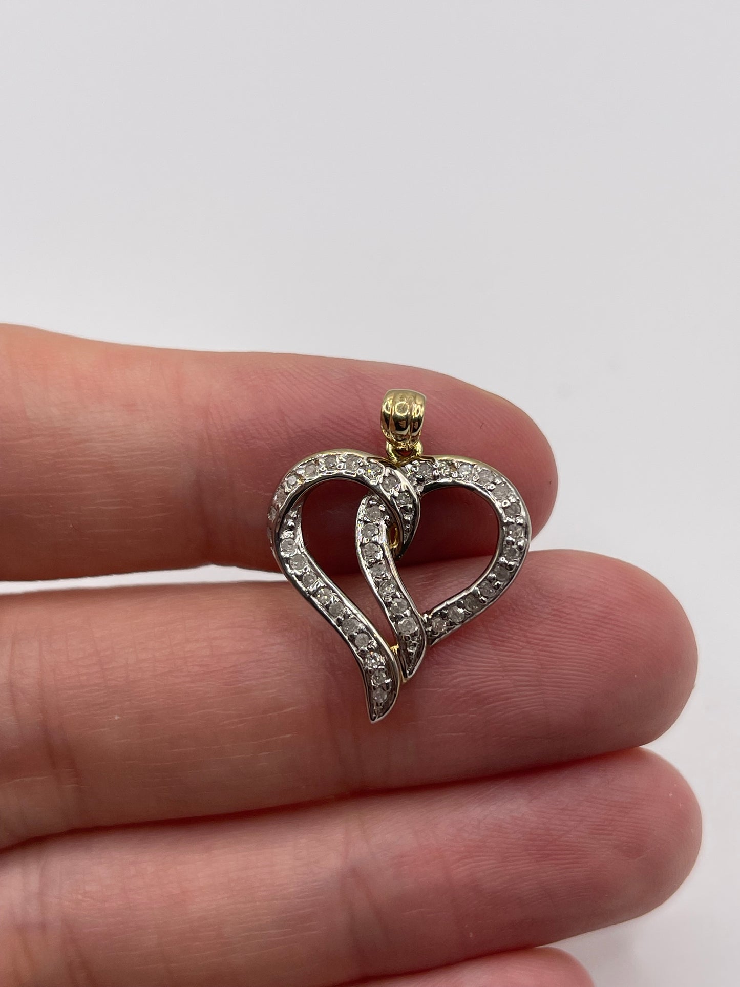 9ct gold diamond heart pendant