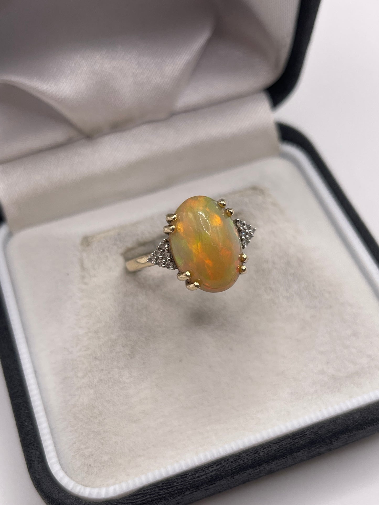 14ct gold opal and diamond ring