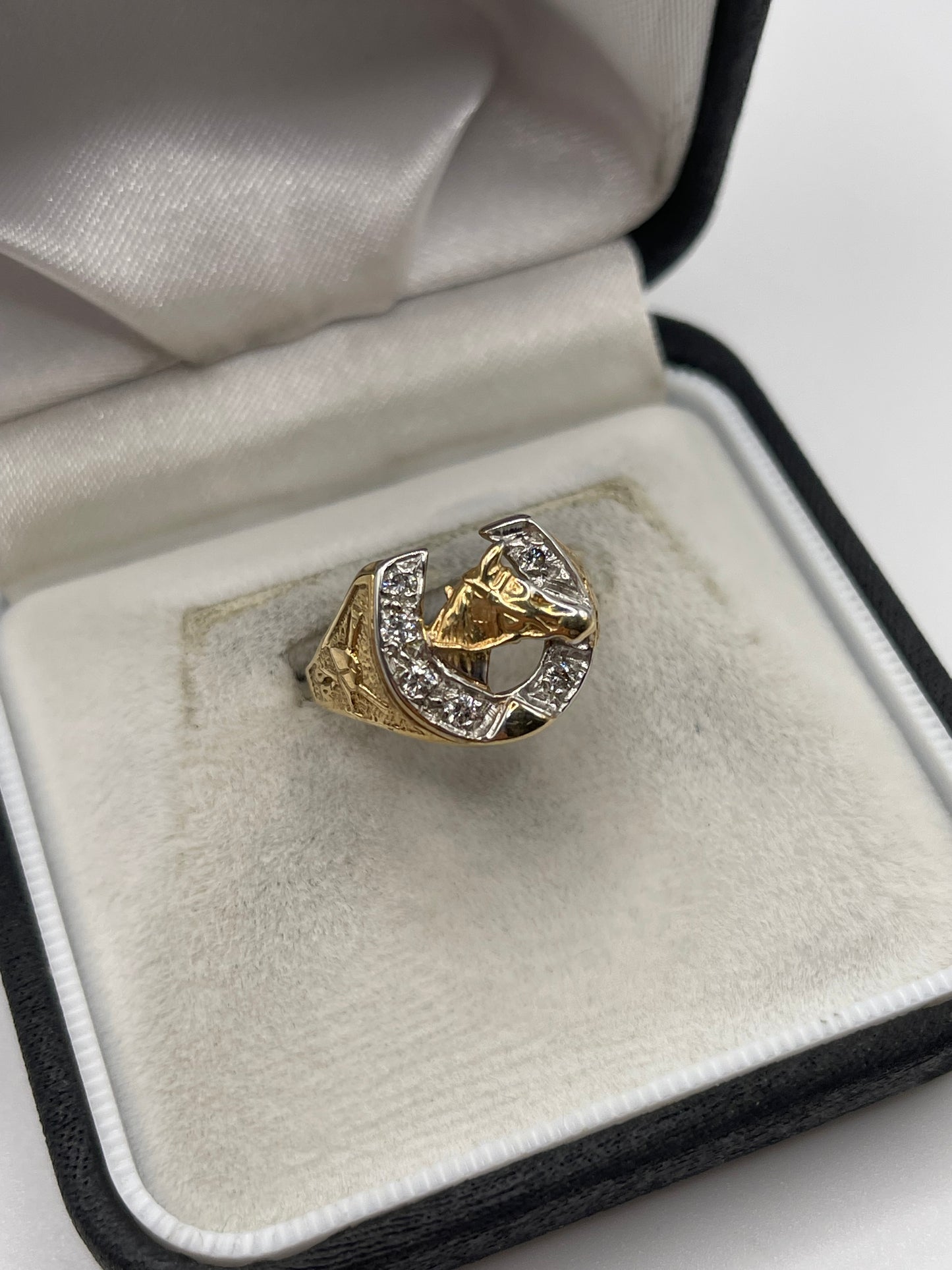 9ct gold cz horseshoe ring