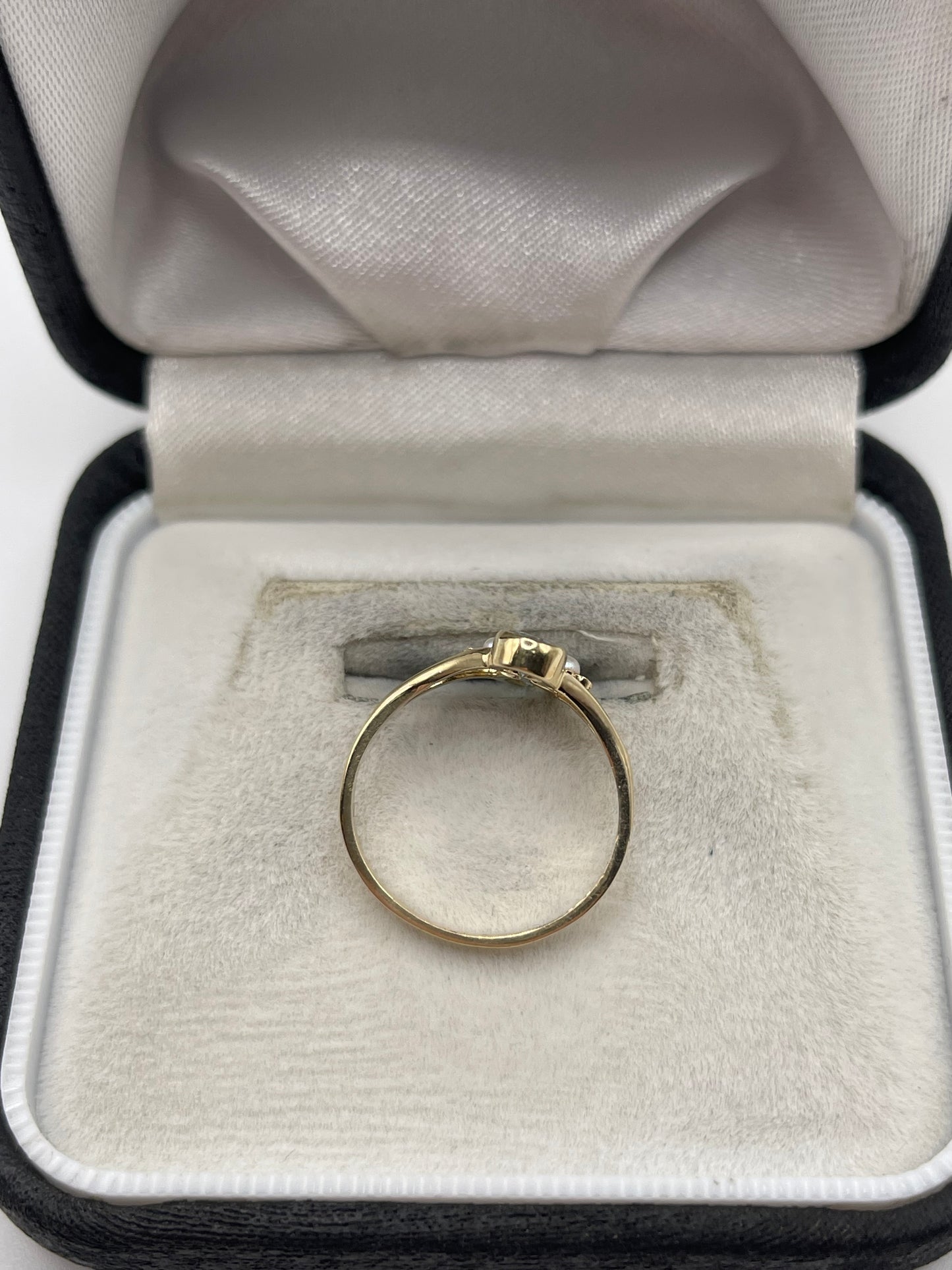 9ct gold topaz and pearl ring