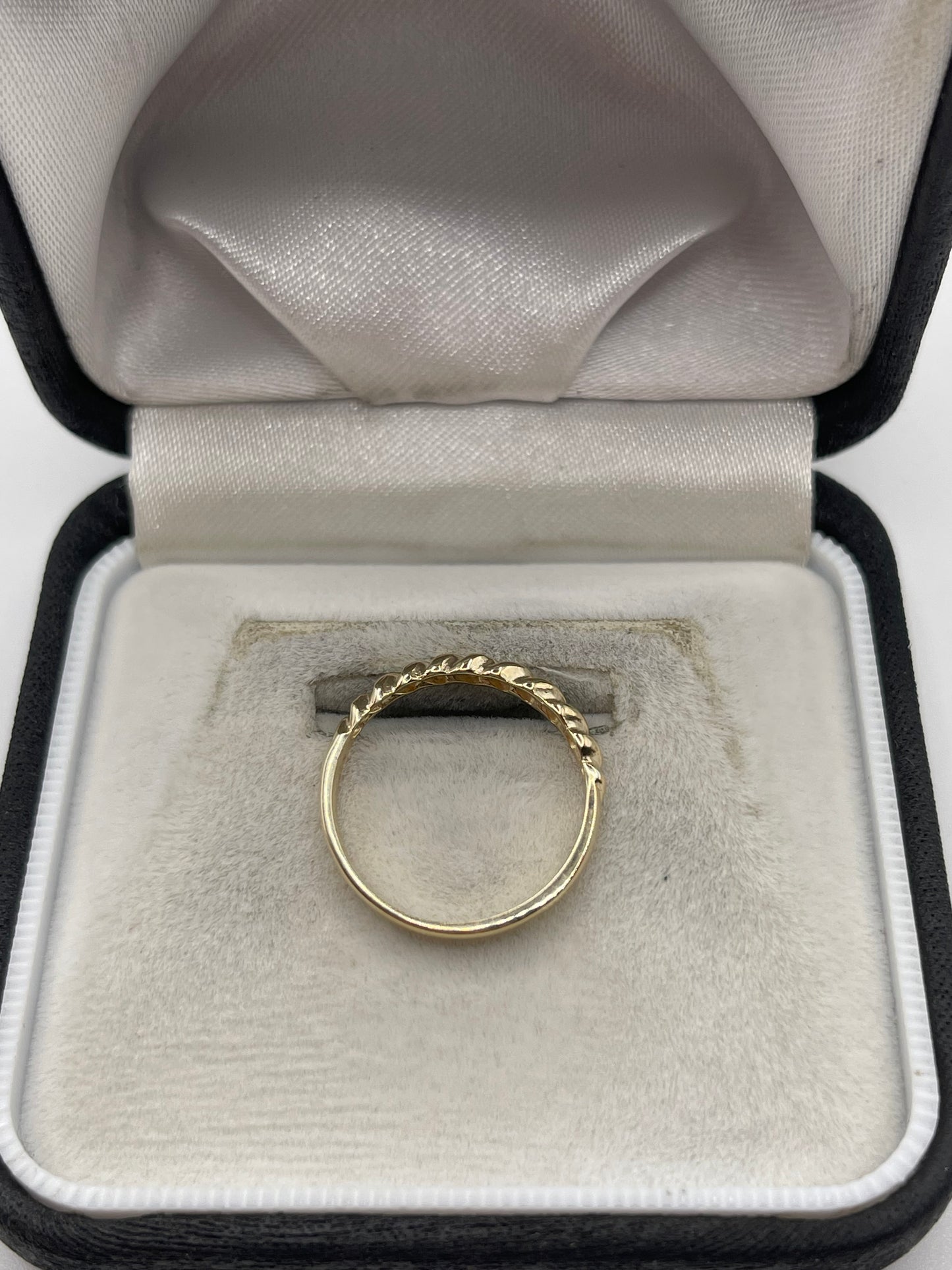 9ct gold croissant ring