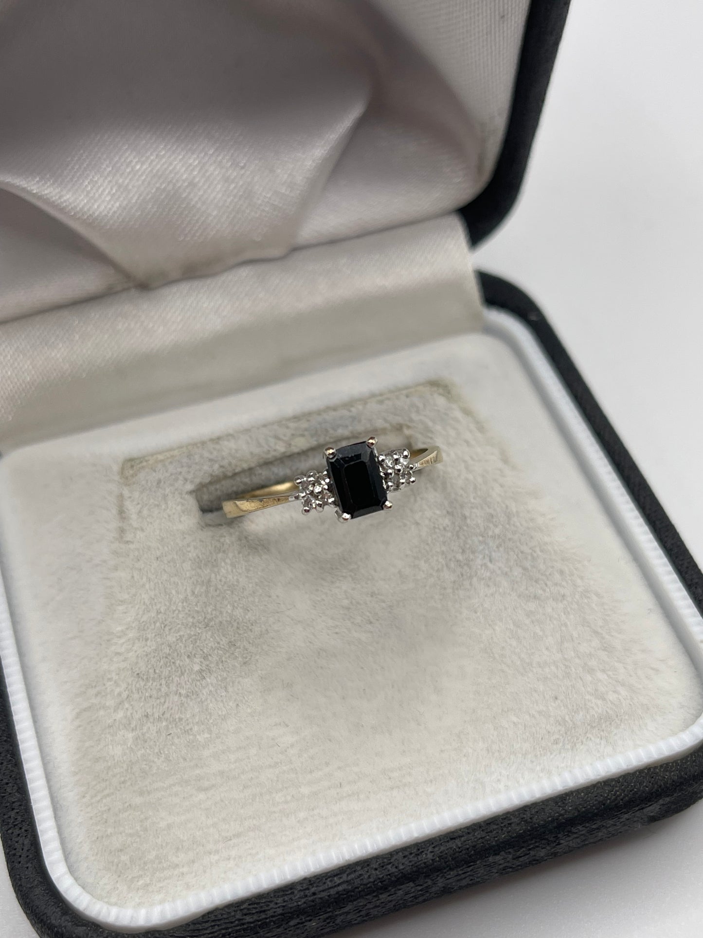 9ct gold sapphire and diamond ring