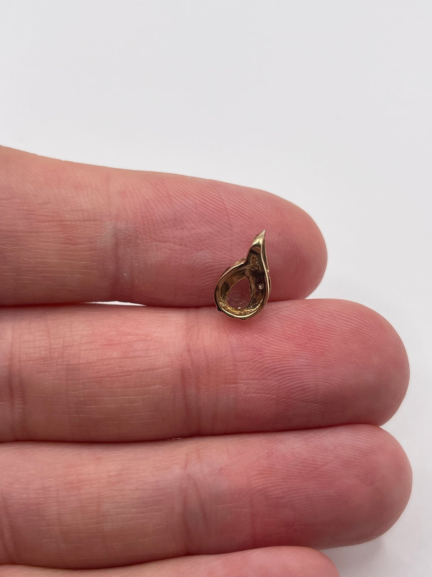 9ct gold topaz and diamond pendant