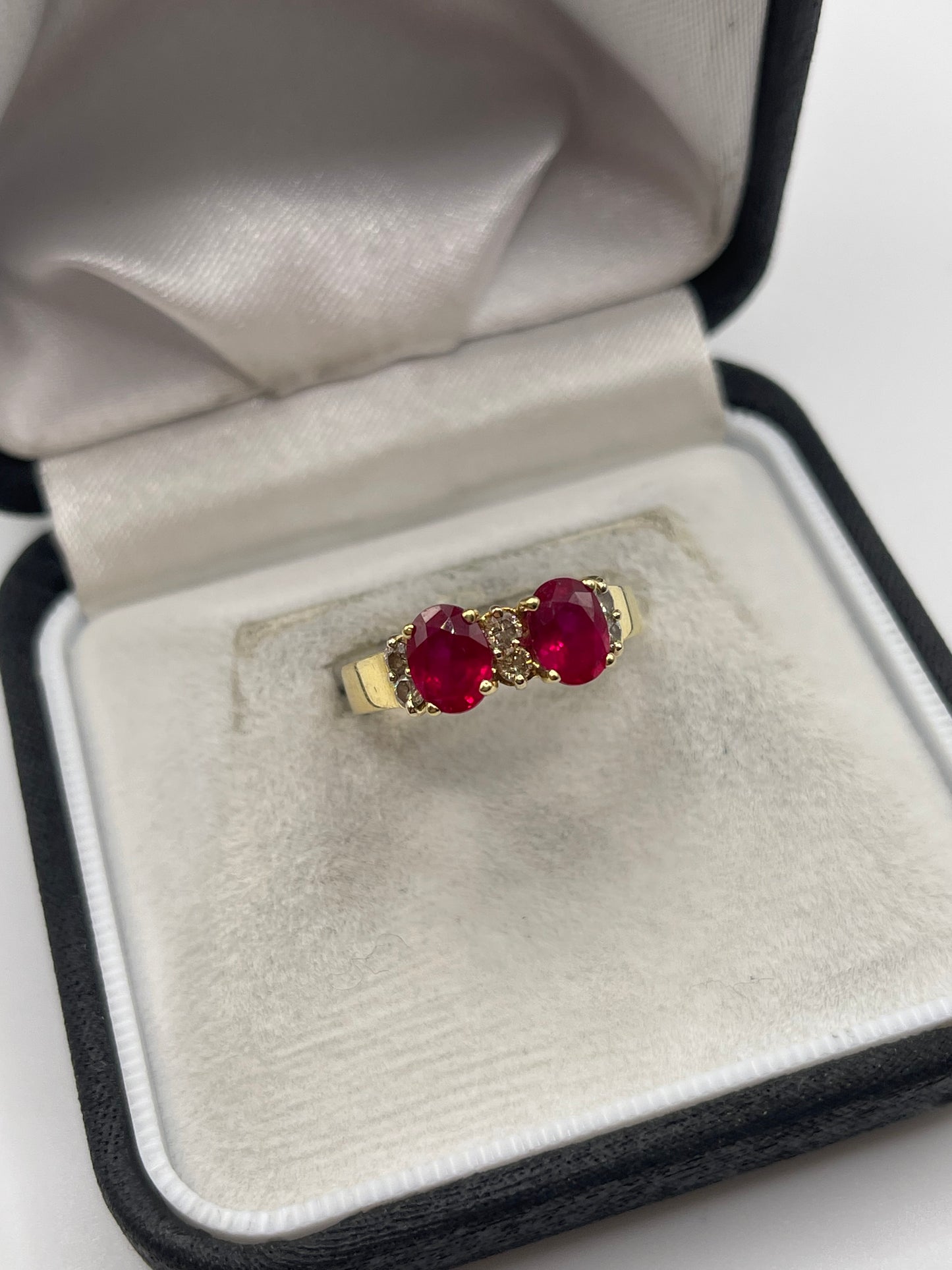18ct gold ruby and diamond ring